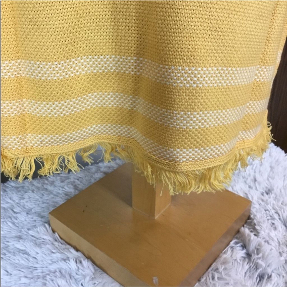 Apt 9 scoopneck tank top with fringe accents Woman’s size XXL gold & white - Picture 7 of 12